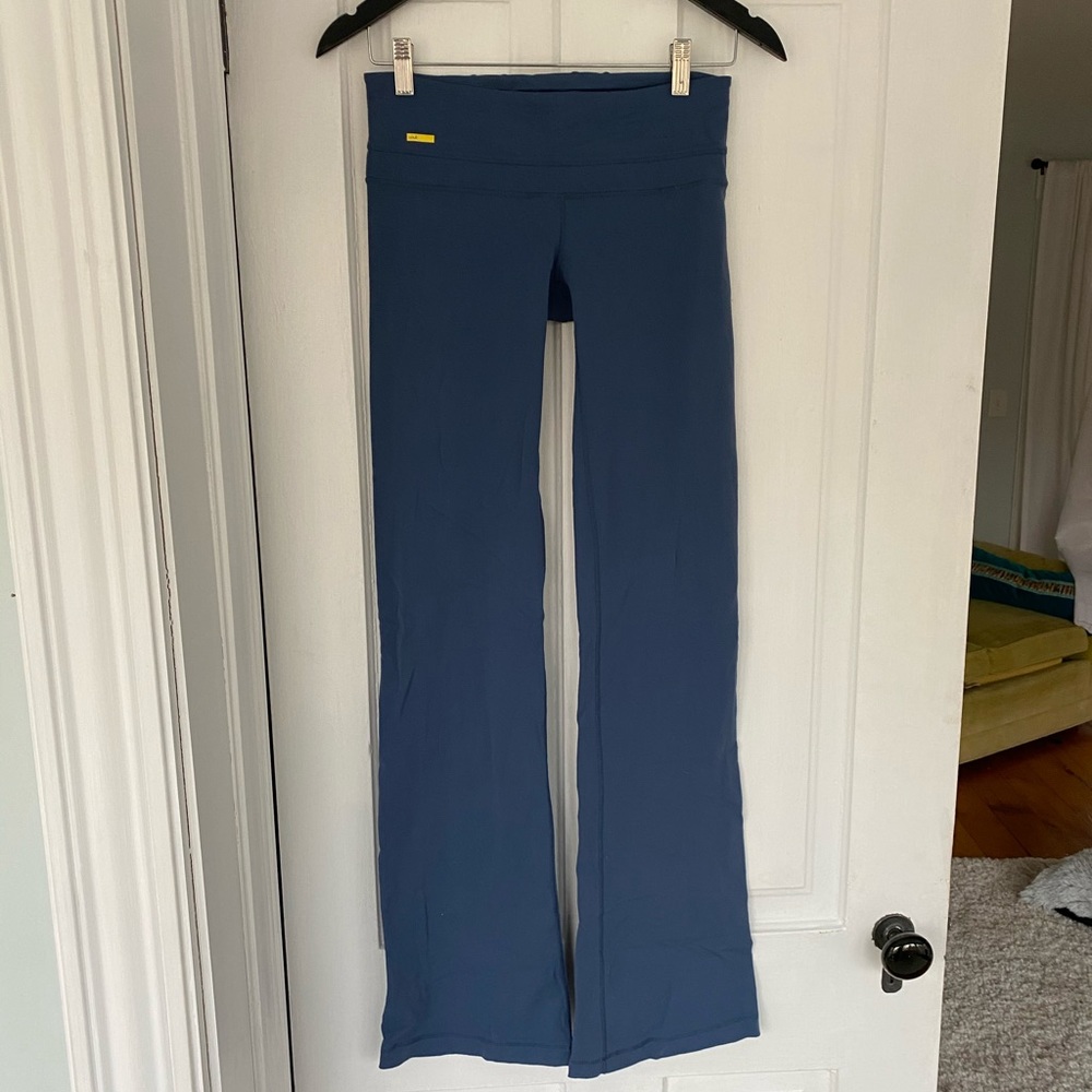 Women’s flare yoga pants